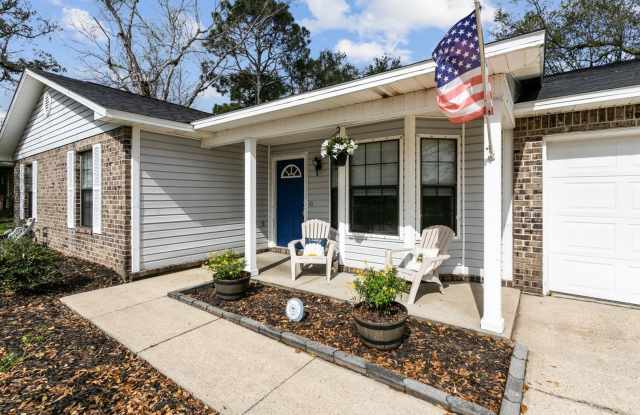 Charming 3-bedroom, 2-bathroom Pensacola residence