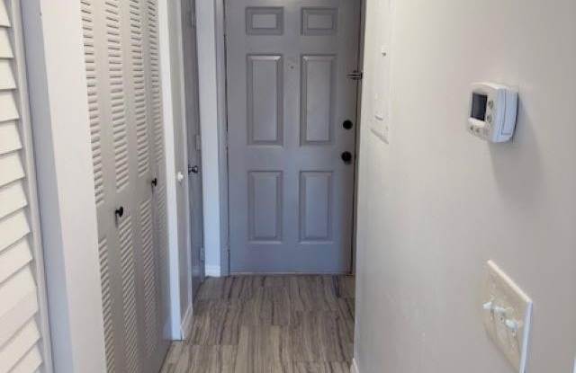 1255 Ponce Island Dr