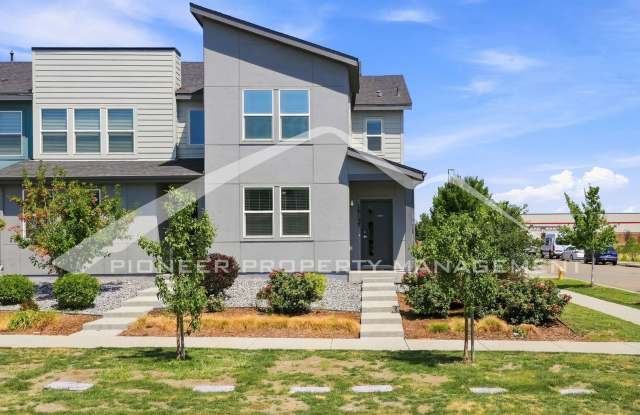 Spacious Townhouse with Central AC and 2-Car Garage