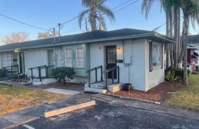 Photo of 101 E Robertson St