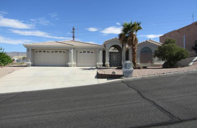 1270 Palmas Dr