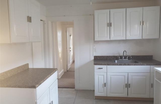 114 Lincoln Avenue unit: 2Nd Floor