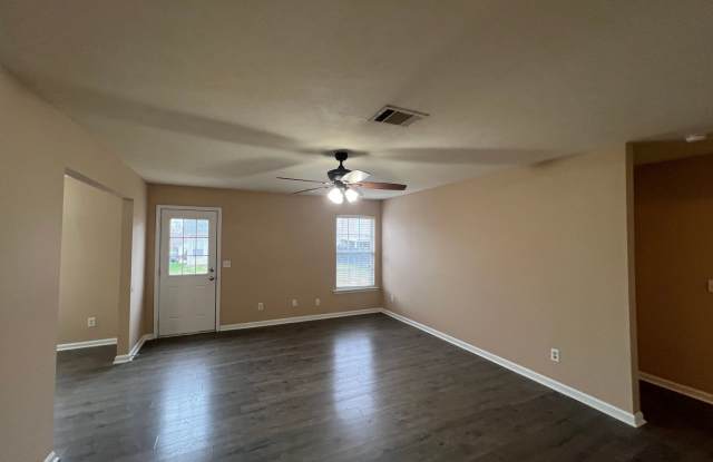 Nice 3 Bedroom 2 Bath Home in Lavergne - Available Now!
