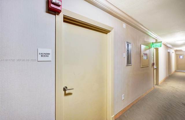 3625 N Country Club Dr