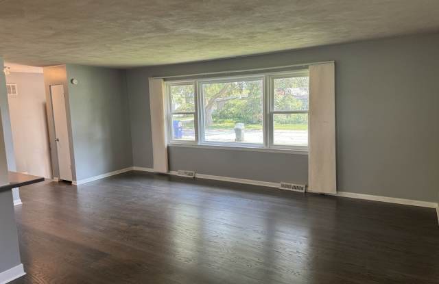 109 SANDALWOOD Drive