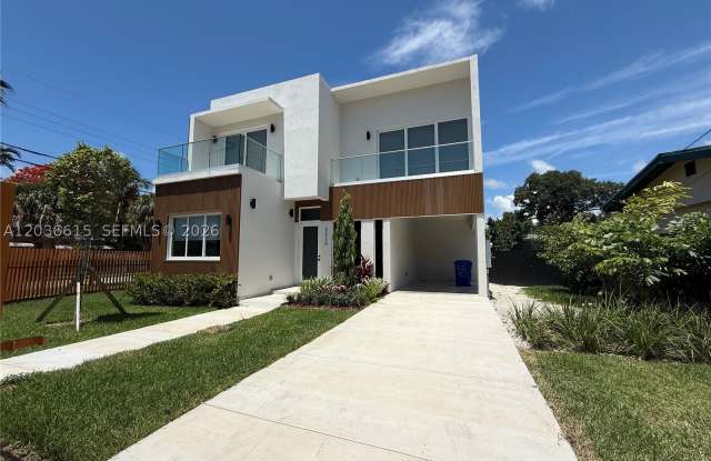 3326 Elizabeth St