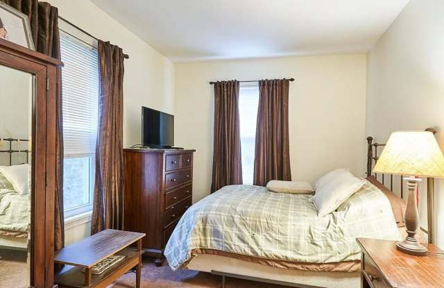 1986 East 124th Place