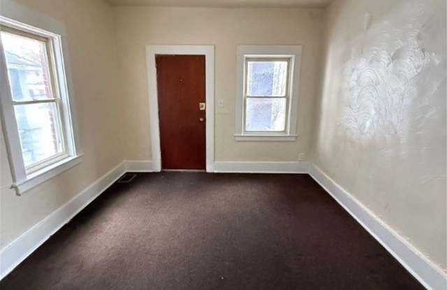 3467 E 149th Street unit: 1