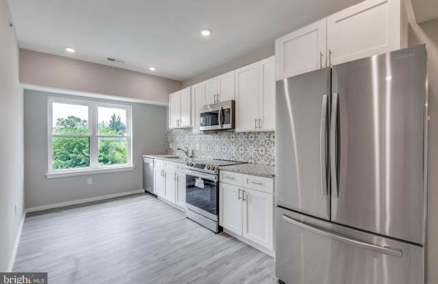 Photo of 1225 W DAUPHIN Street unit: 1