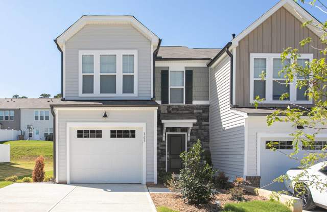 Beautiful 3 bedroom, 2.5 bath townhome in Garner available NOW! photos photos