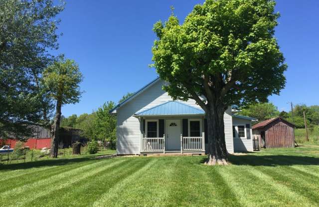 Photo of Remodeled Farm Home in Morristown 2 Bed + 1 Office + 1.5 Bath