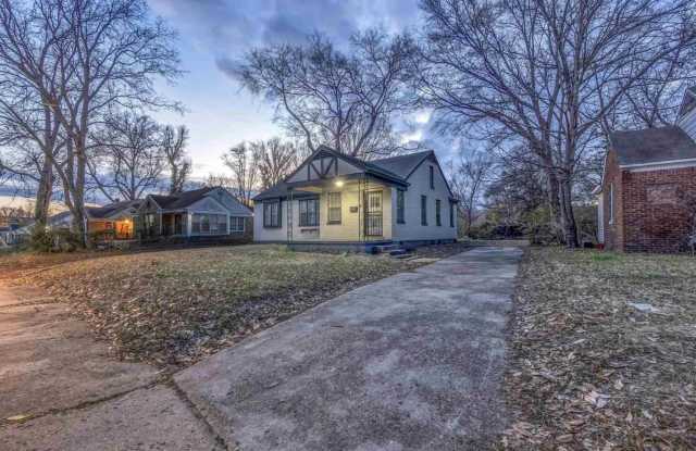 Charming 3BR/1BA Home with Spacious Yard & Great Location