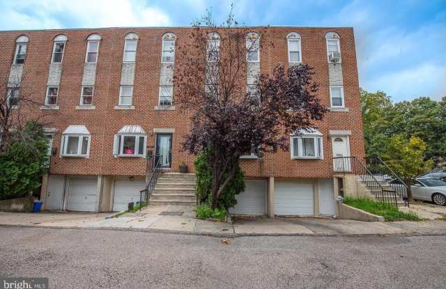 Photo of 2822 OGDEN Street unit: B