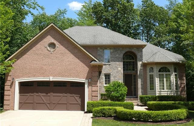 4730 OAK GROVE Court - 4730 Oak Grove Court, Oakland County, MI 48323