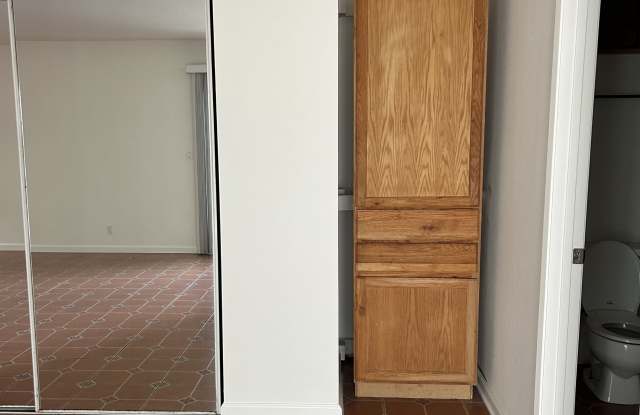 321 Melrose Drive - Downstairs