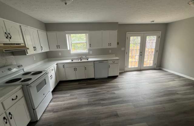 Photo of 3 bedroom, 1.5 bath Townhome