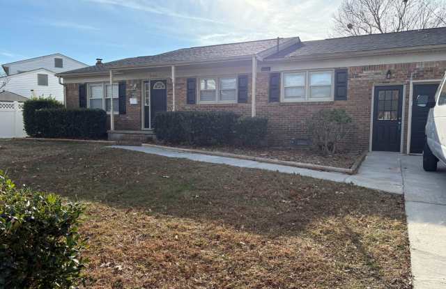 Photo of Beautiful updated home with new flooring and fresh paint