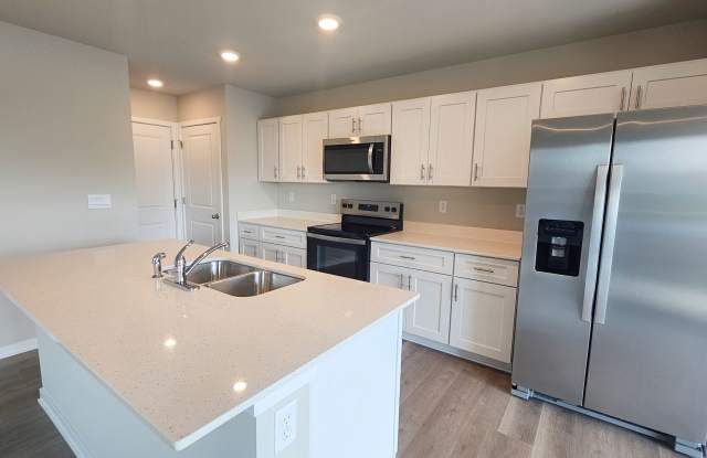 Brand New 3 Bedroom, 2.5 Bathroom Townhouse in Prime Ankeny Location – Available Now