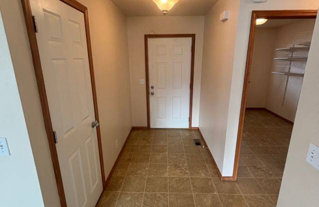 BEAUTIFUL HOME IN THE LANDINGS (APP#59)