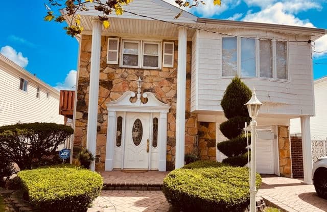 103 Gary Pl - 103 Gary Place, Staten Island, NY 10314