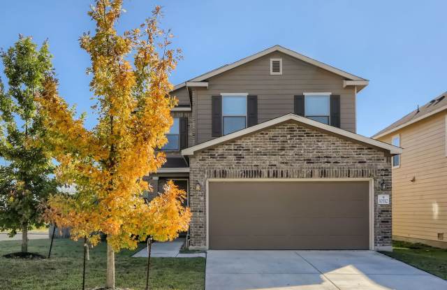 HALF OFF First Month Rent: 3 Bed/2.5 Bathroom~ Multiple Living Spaces~ Located near Lackland AFB!