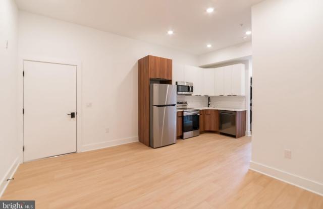 4408 LANCASTER Avenue unit: 203