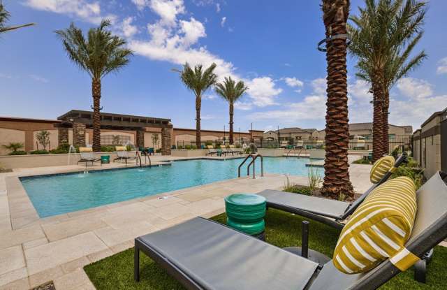 Photo of Pillar Lago