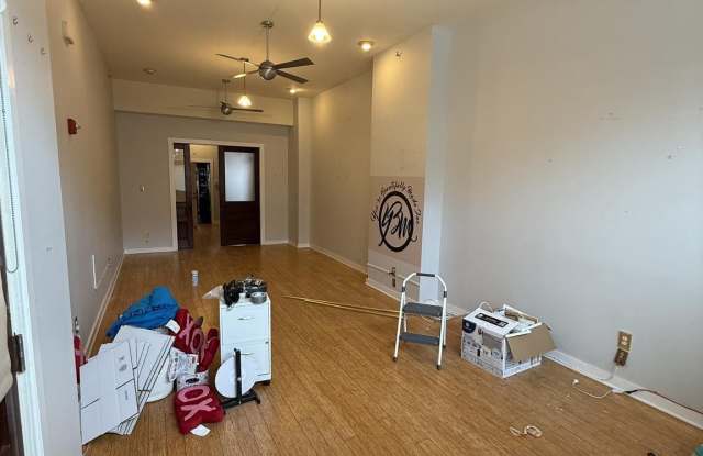 Photo of 3853 LANCASTER Avenue unit: Commercial