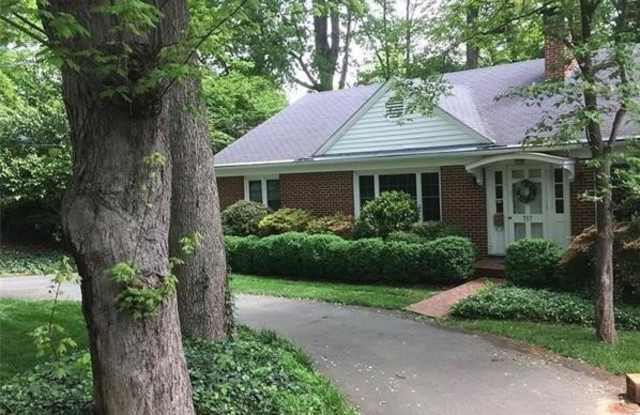 717 Stratford Road NW