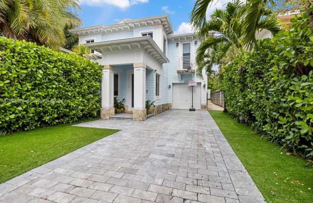 Photo of 2930 Catalina St