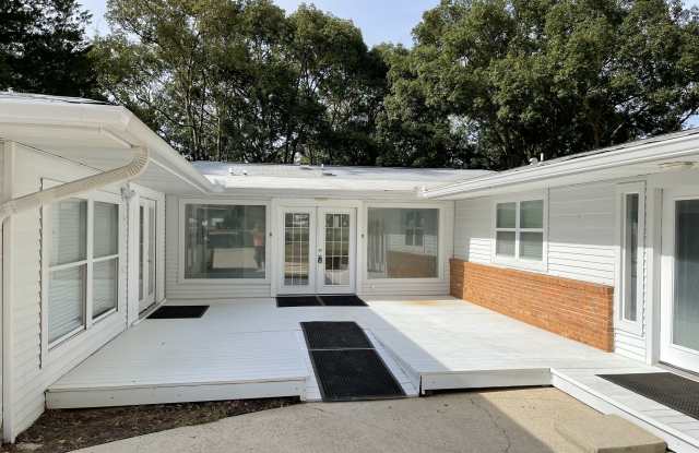 262 South Villas Court Unit B