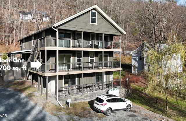 Photo of 628 Hudson Street unit: 1