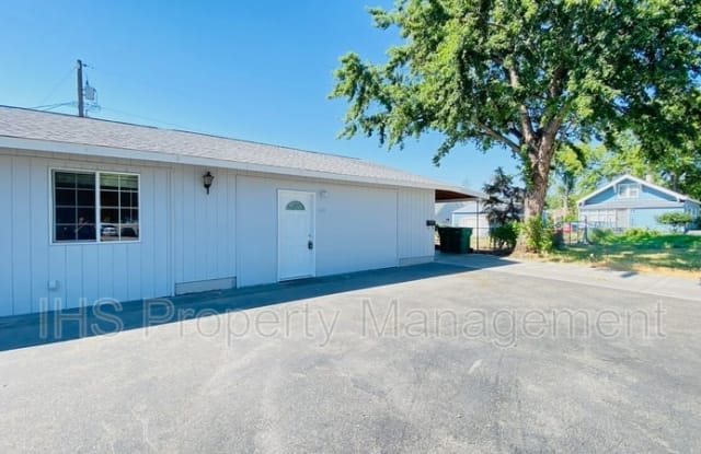 1601 w 4th ave - 1601 W 4th Ave, Kennewick, WA 99336