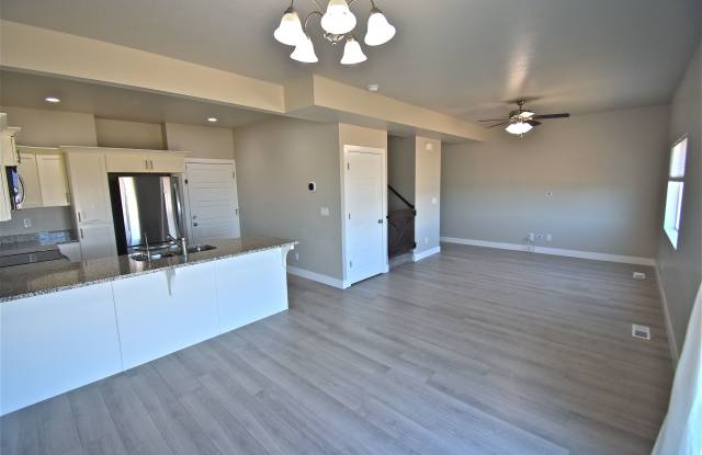 8030 N Clydesdale Dr