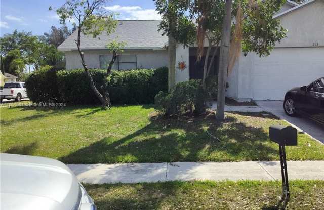 213 Woodbridge Dr