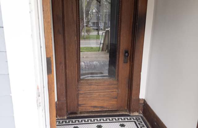 1421 Sherwood Avenue