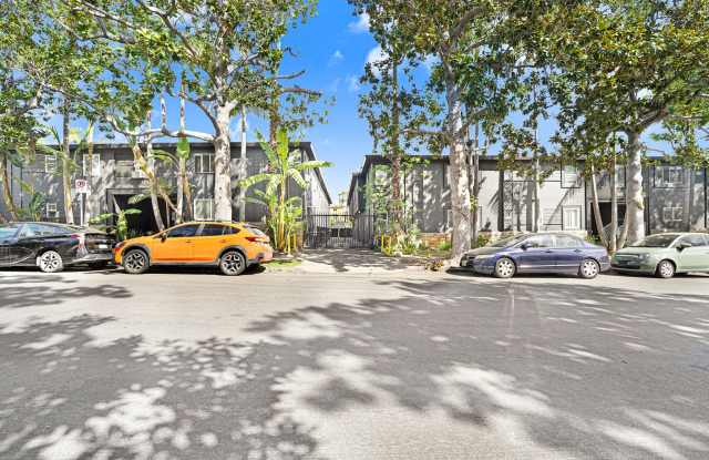 1844 & 1850 North Harvard Apartments