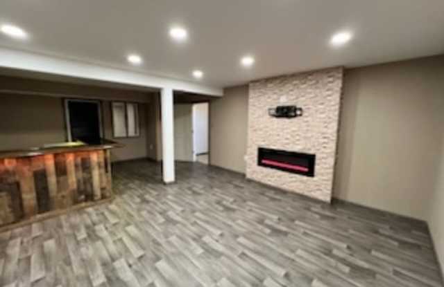 1309 8th Street Northwest