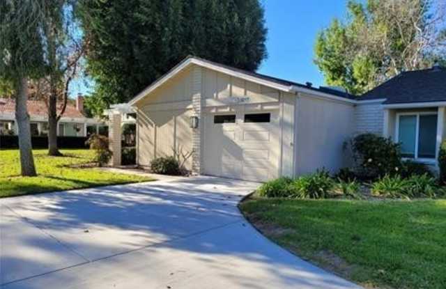 3217 Via Carrizo