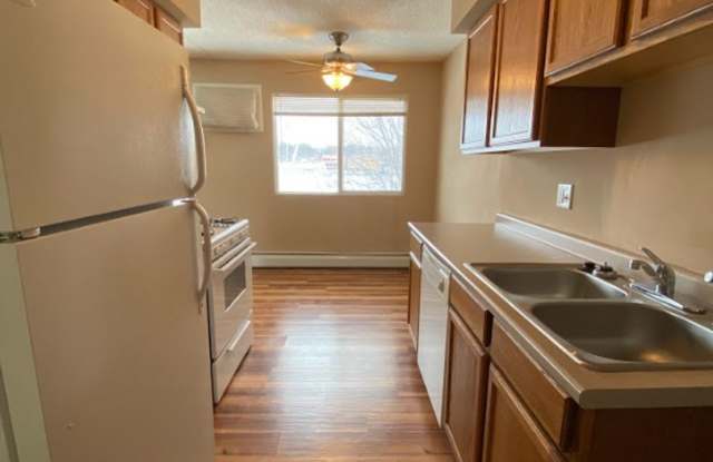 2740 Rosalyn Ct. #304