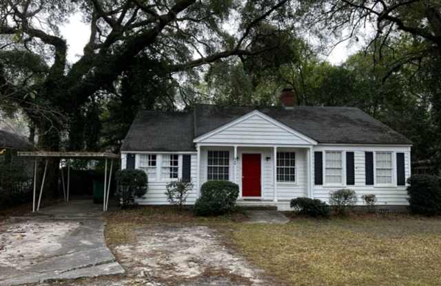 Check Out This 3BD/2B Home!!