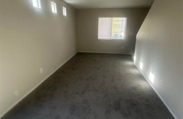 2262 Diamond Pointe Street