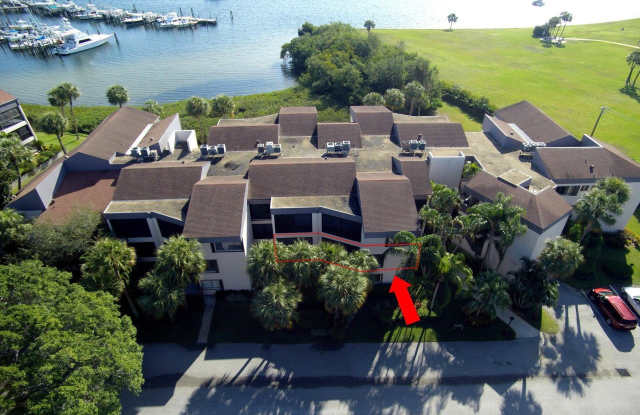1660 Twelve Oaks Way