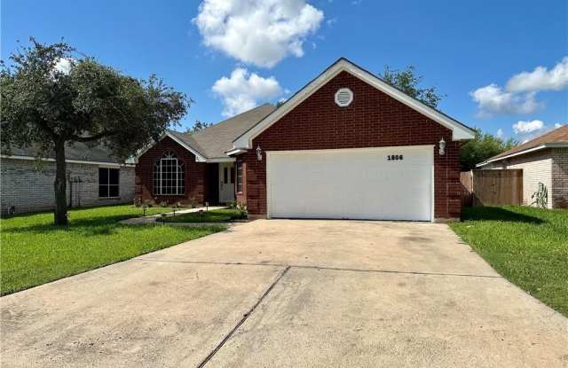1806 Lauren Lane