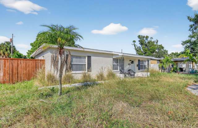 541 40th Avenue Northeast