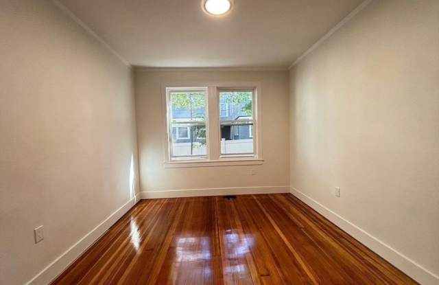 391 Linwood Ave unit: 1