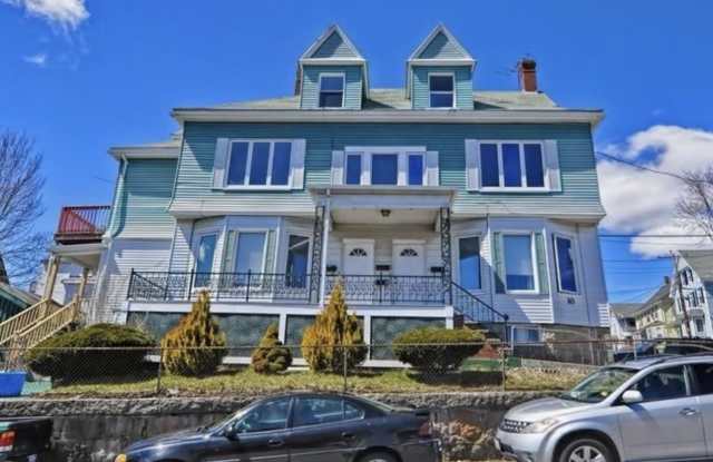 Photo of 10 Commonwealth Avenue