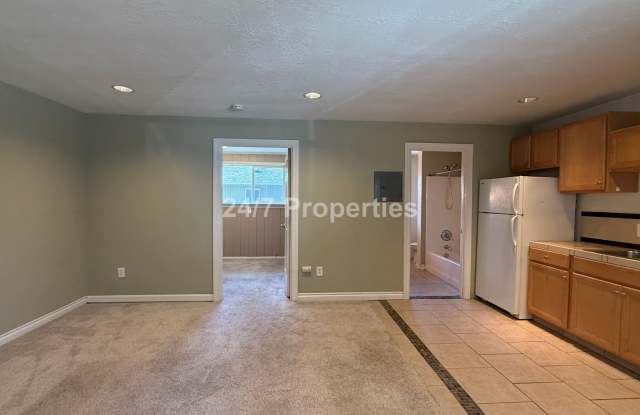 Cozy 1 BD | 1 BA Apartment - Molalla