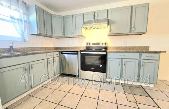 Photo of 636 W Caladium Cir