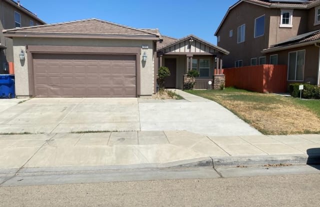 6642 E Cetti Avenue - 6642 East Cetti Avenue, Fresno, CA 93727